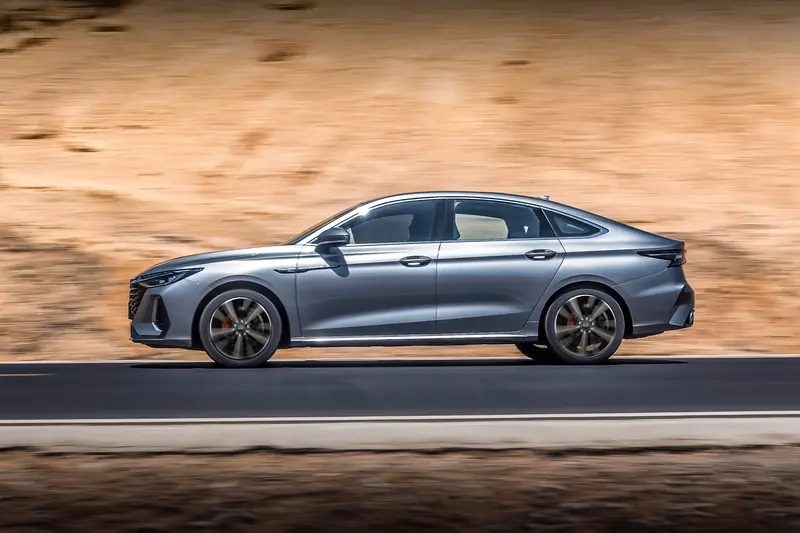 Стремительный силуэт Chery Arrizo 8